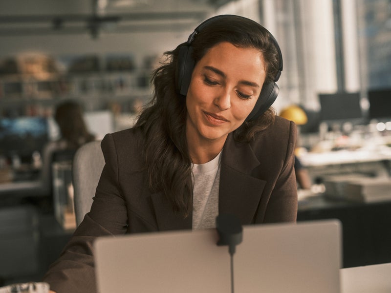 Jabra Evolve3 85 Stereo ANC + latausalusta